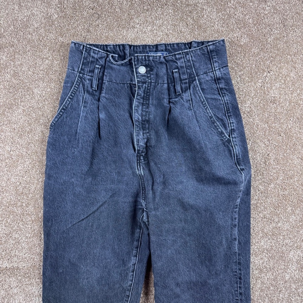 Abercrombie & Fitch A&F Mom Jeans Dark Wash Black Pleated High Rise 27 4R